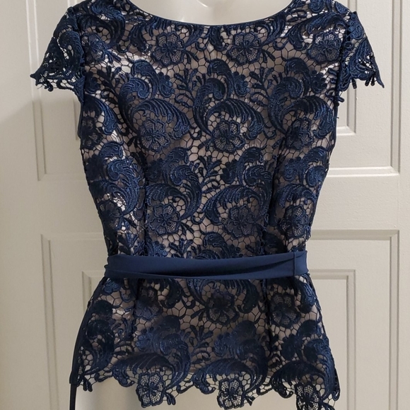 Lined lace blouse - Picture 4 of 6